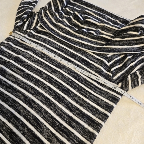 a.n.a.A New Approach Women's Dark Heather Gray Striped Cowl Neck Long Sleeve  Sm - Picture 8 of 10